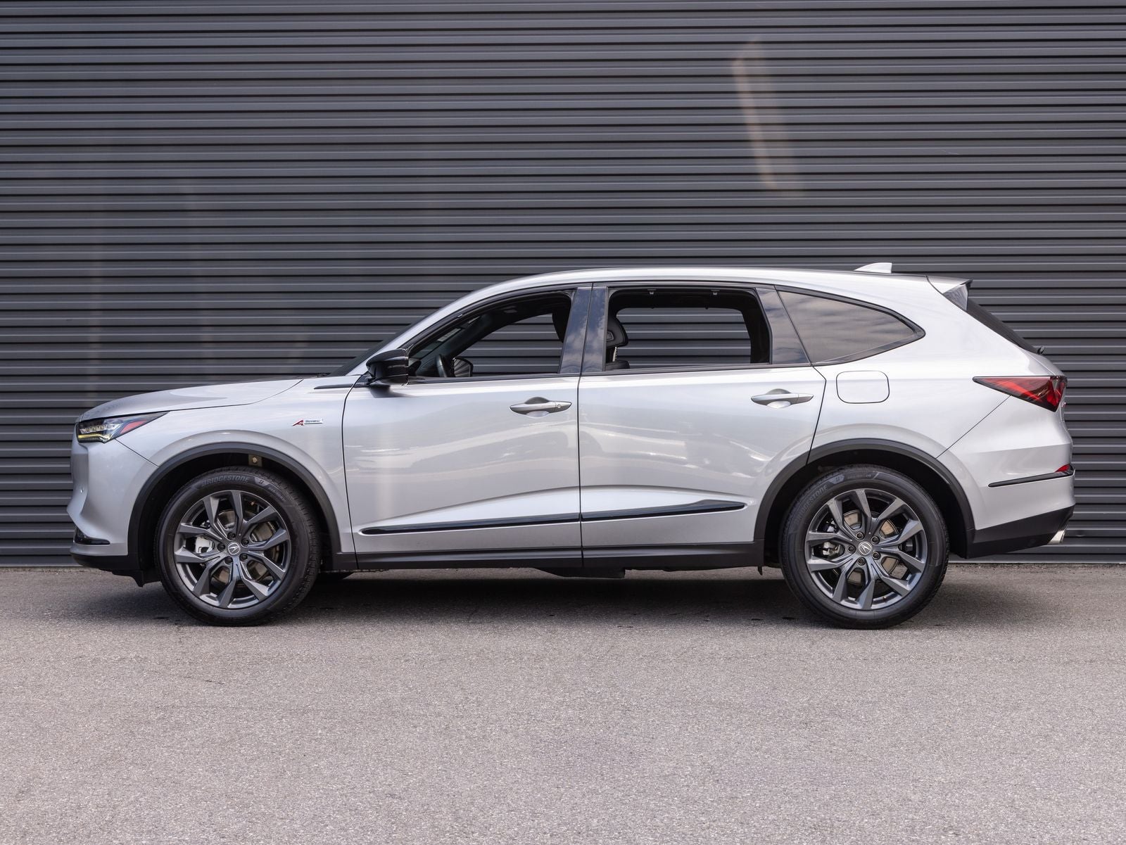 2022 Acura MDX — side profile view