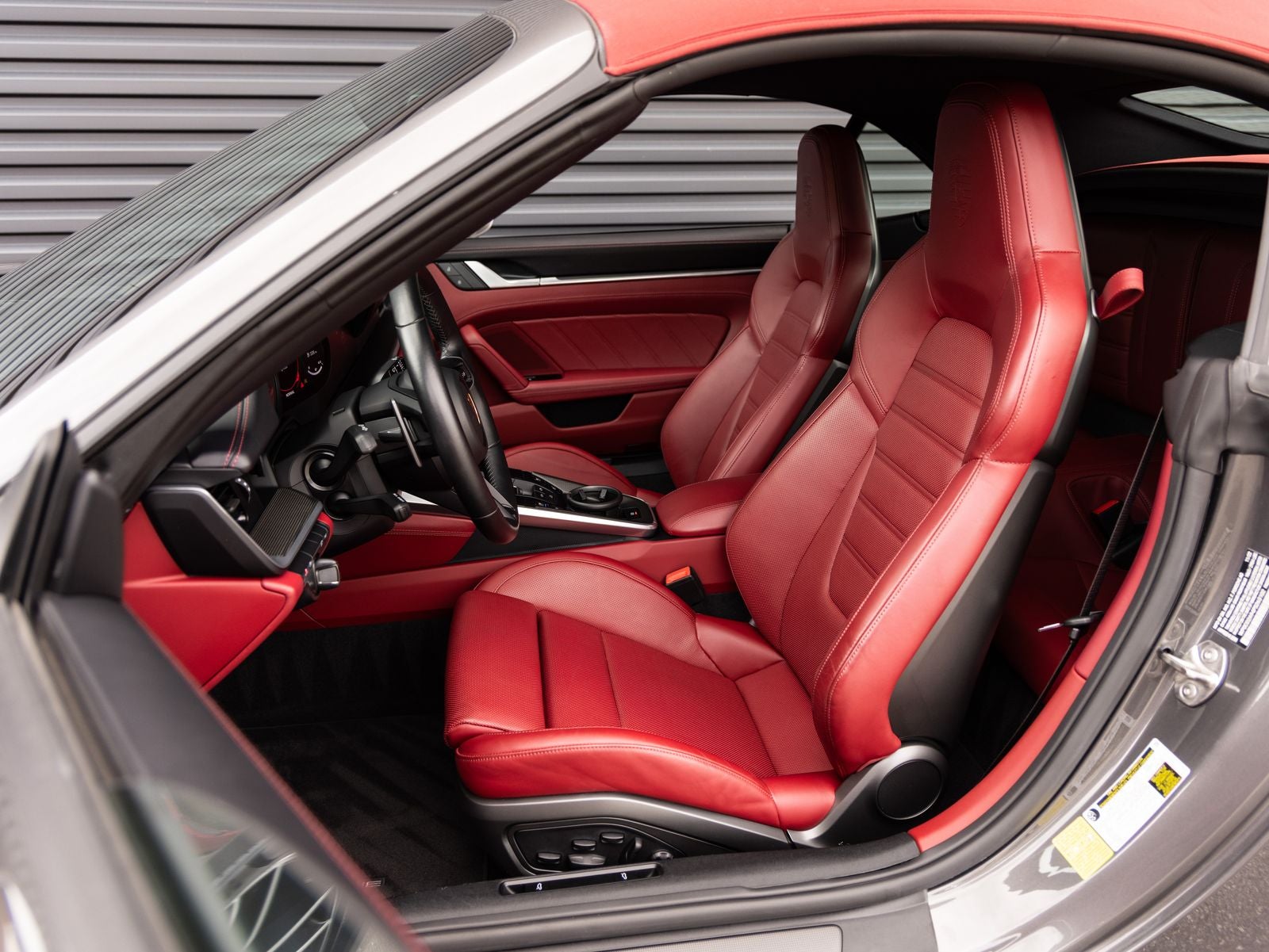 2023 Porsche 911 — detail view