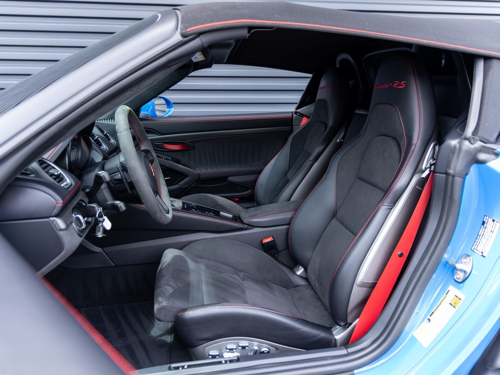 2025 Porsche 718 — detail view