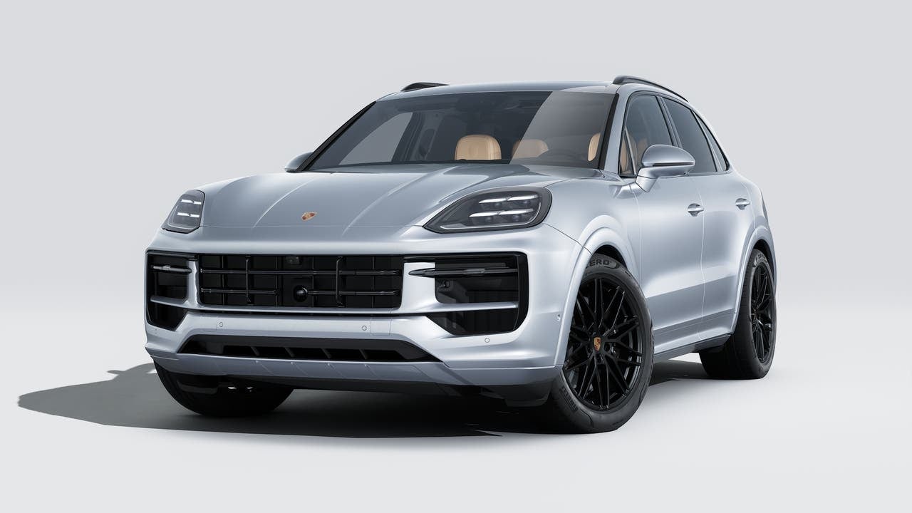 2026 Porsche Cayenne Cayenne S in Dolomite Silver Metallic — front three-quarter view